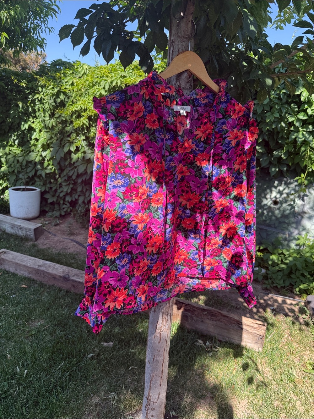 Floral Ruffle-Neck Blouse in Fuchsia & Red